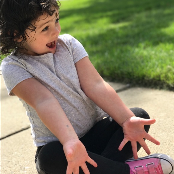 Meet your Posher, Megan - Picture 2 of 4